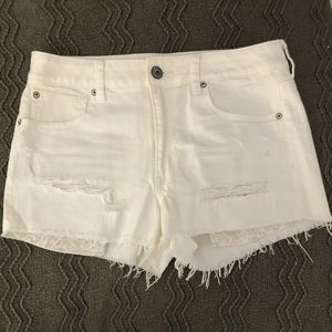 American Eagle white, high-rise shorts